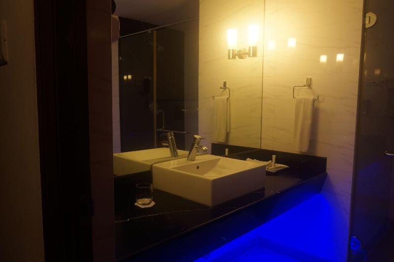 Sfo Hotel And Suites image
