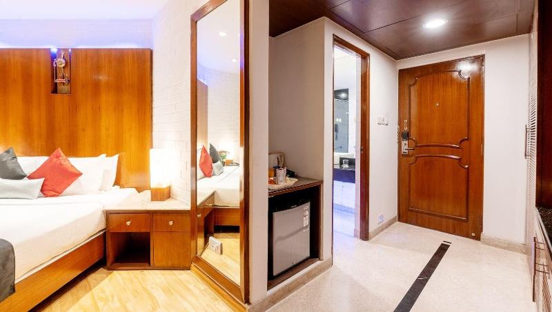 Sfo Hotel And Suites image