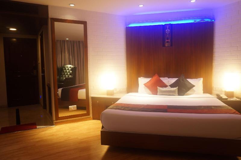 Sfo Hotel And Suites image