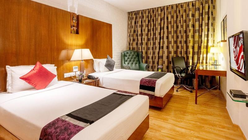 Sfo Hotel And Suites image