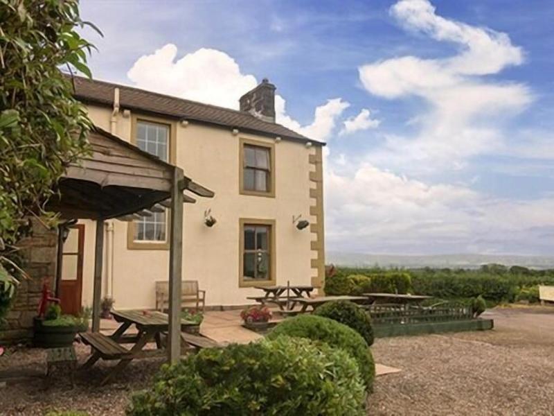 The Red Pump Inn — general view