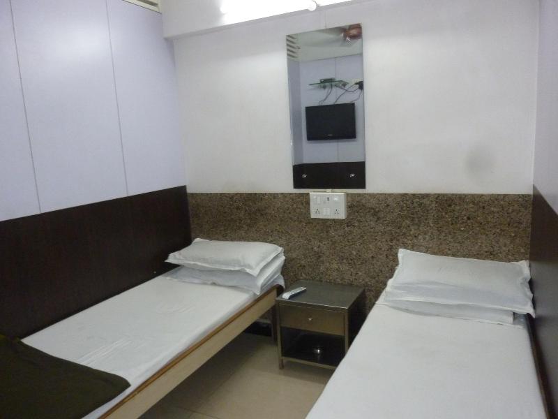 Yadgar Guest House image