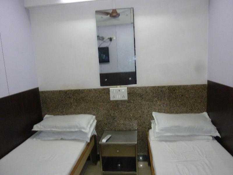 Yadgar Guest House image