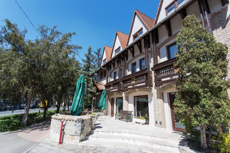 Révész Hotel image