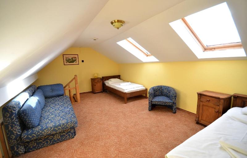 Révész Hotel image
