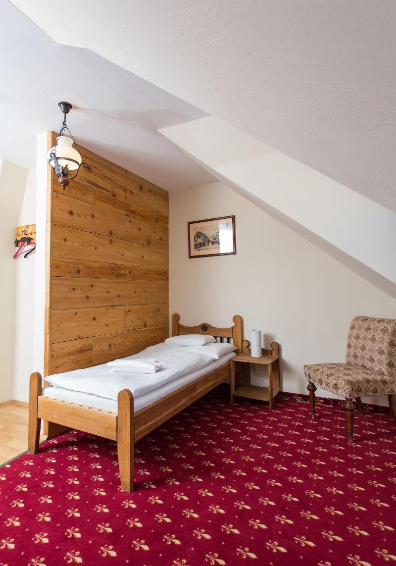 Révész Hotel image