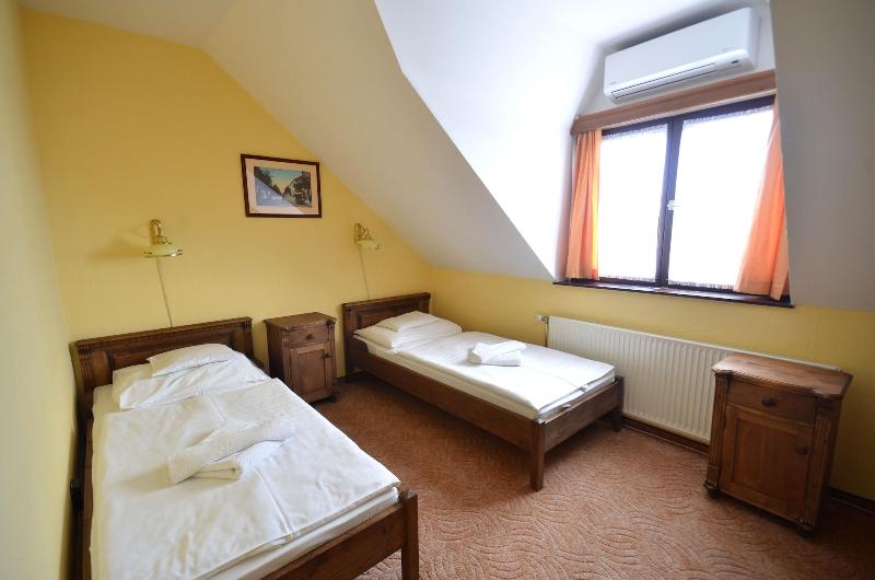 Révész Hotel image
