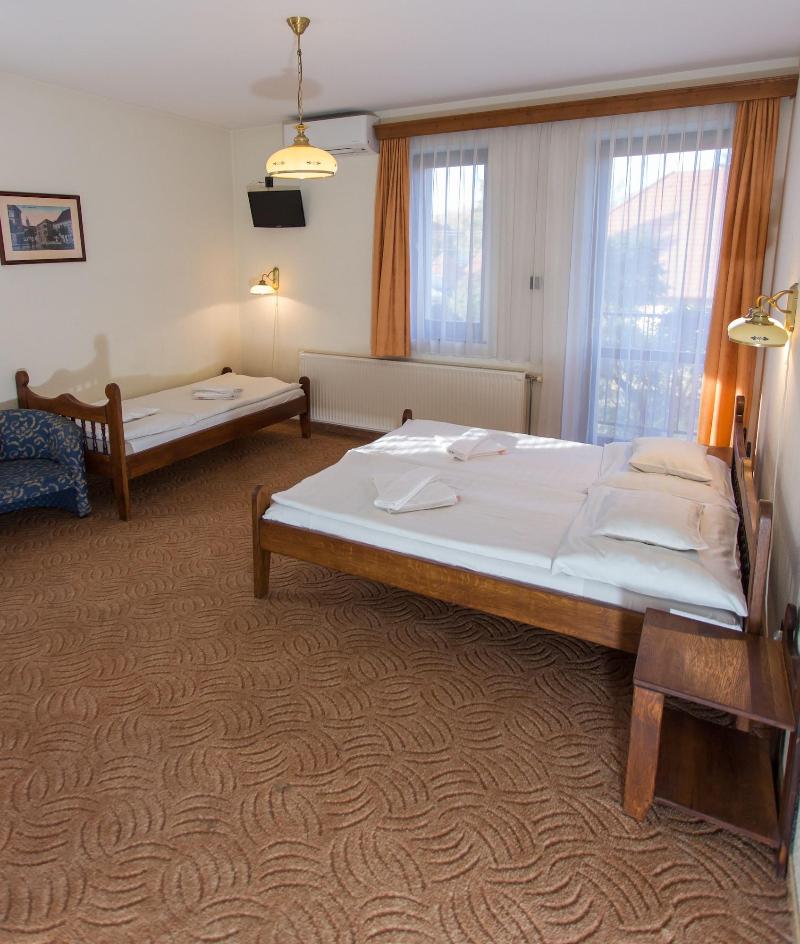 Révész Hotel image