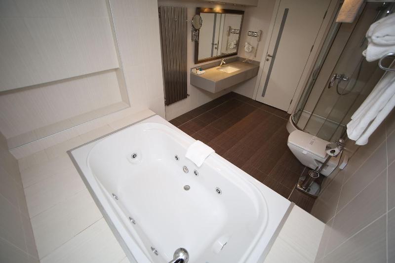 Grand Nora Hotel image