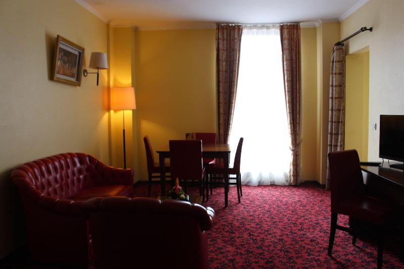 Djeuga Palace image