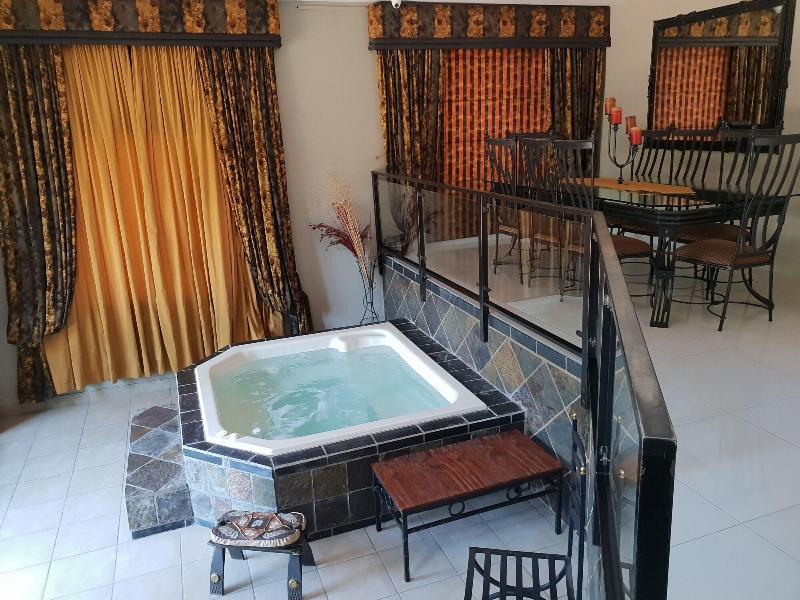 Fa Trez Guest House And Spa image