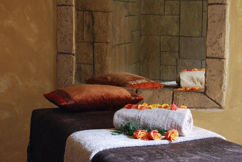 Fa Trez Guest House And Spa image