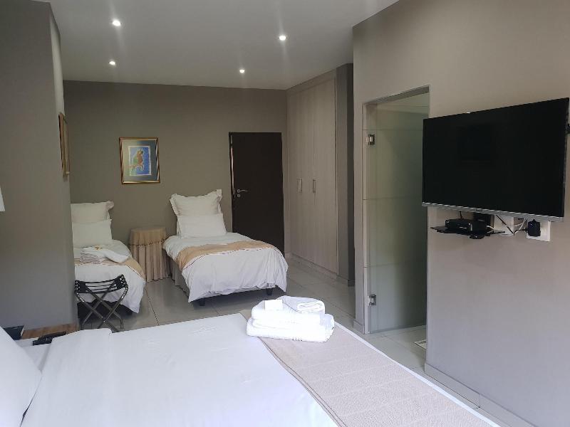 Fa Trez Guest House And Spa image
