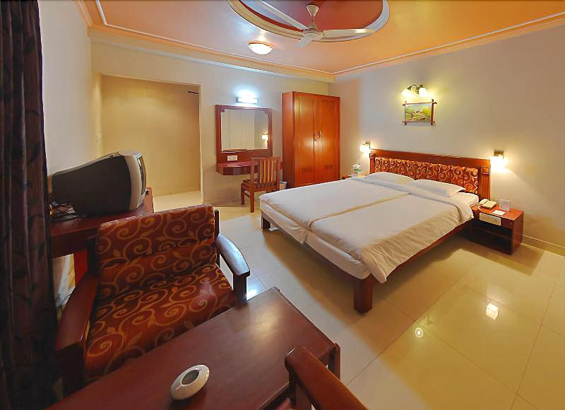 Hotel Gnanam image