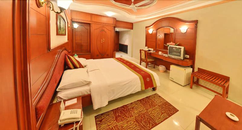 Hotel Gnanam image