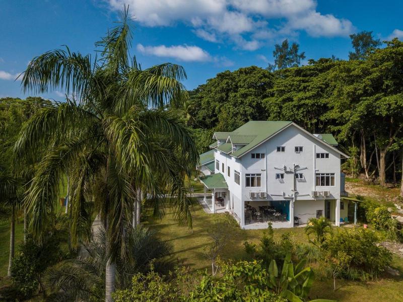 La Modestie Villa image