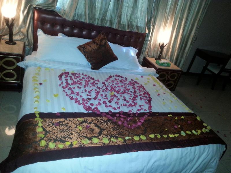 Helzer Inn image