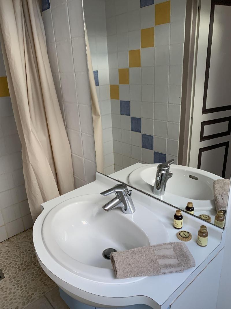 Puravida Lodge & Apparts image