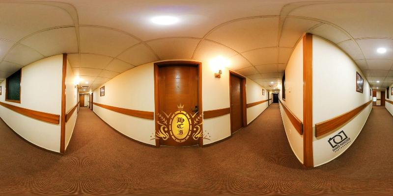 Hotel Crown Inn image