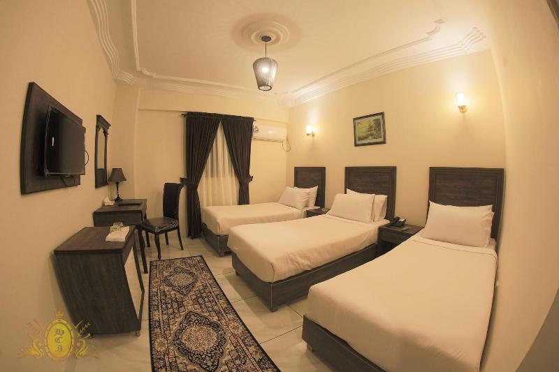 Hotel Crown Inn image