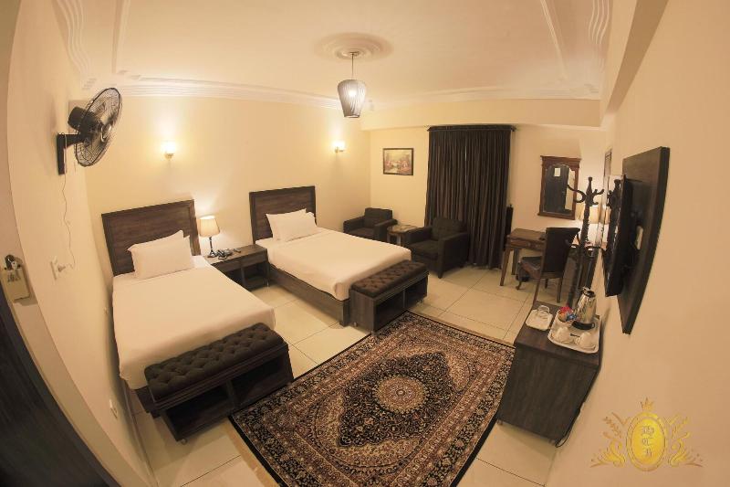Hotel Crown Inn image