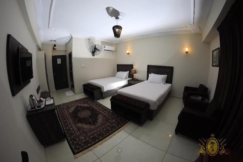 Hotel Crown Inn image