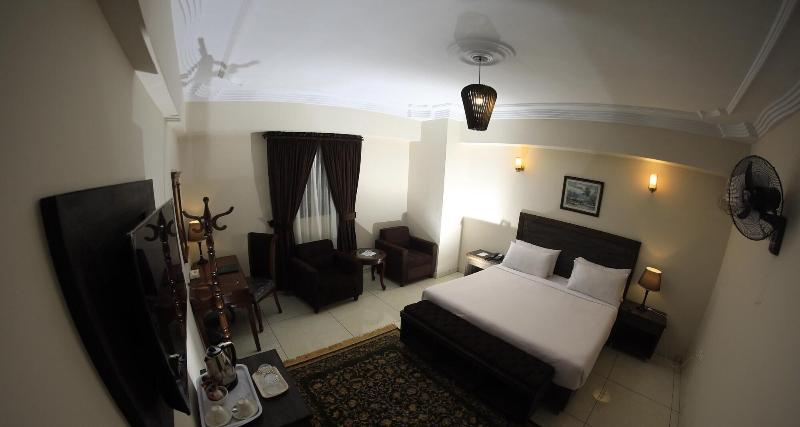 Hotel Crown Inn image