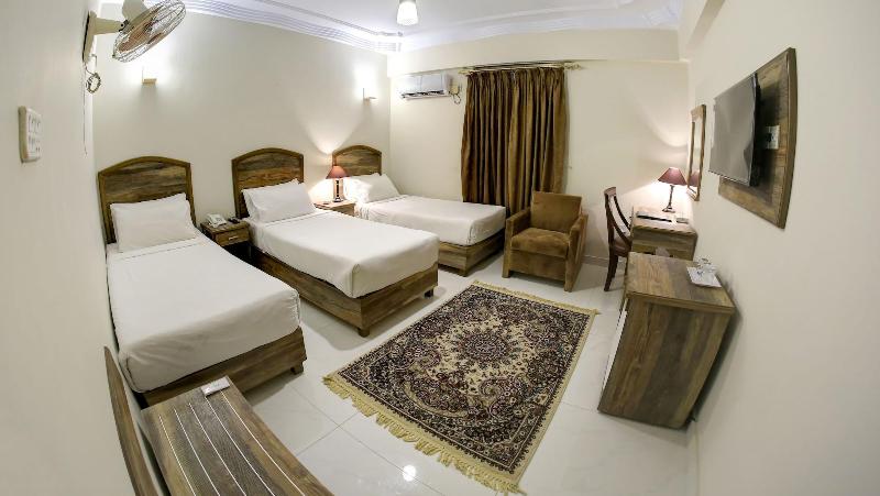 Hotel Crown Inn image