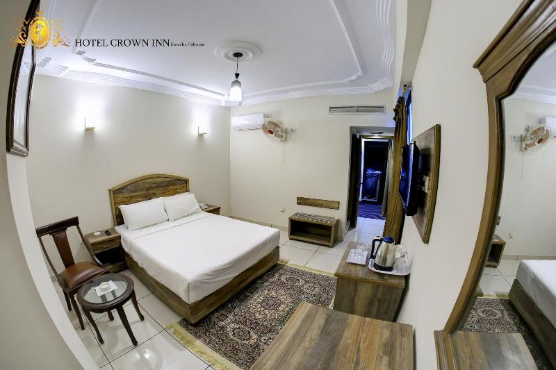 Hotel Crown Inn image