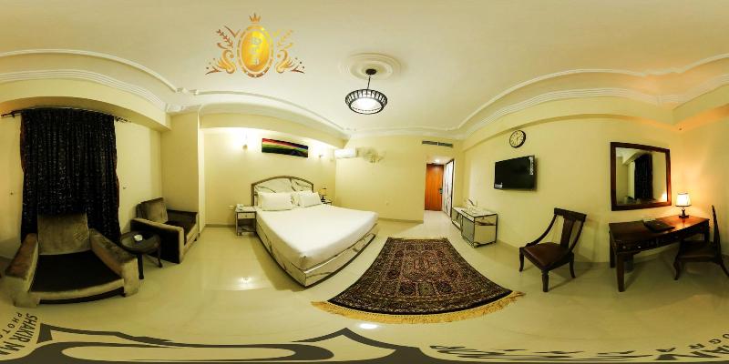 Hotel Crown Inn image