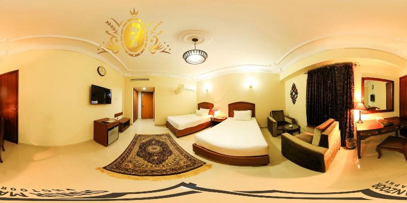 Hotel Crown Inn image