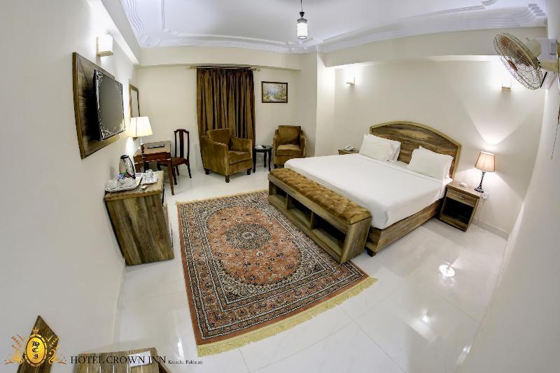 Hotel Crown Inn image