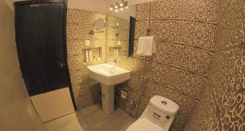 Hotel Crown Inn image