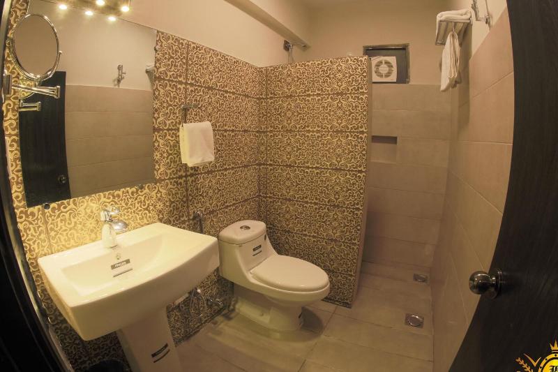 Hotel Crown Inn image