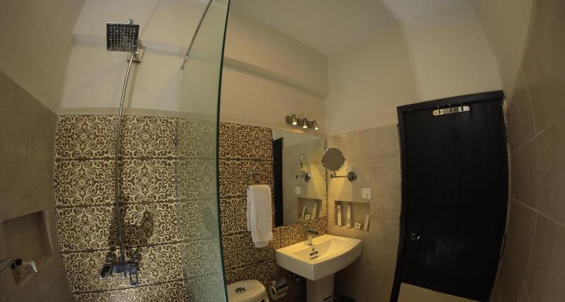 Hotel Crown Inn image