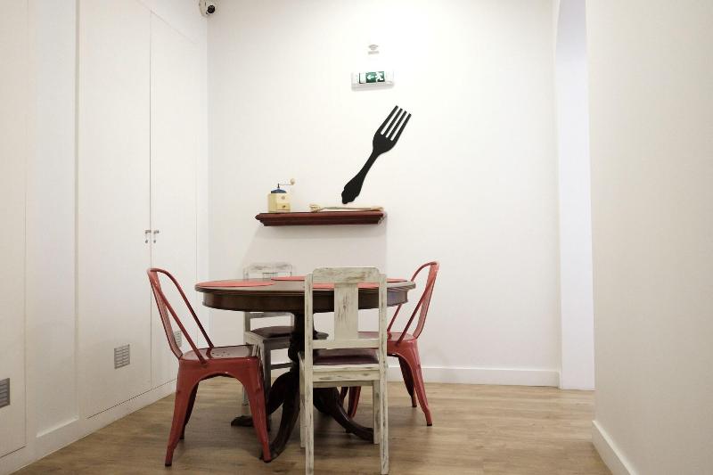 Hi Go Hostel & Suites image