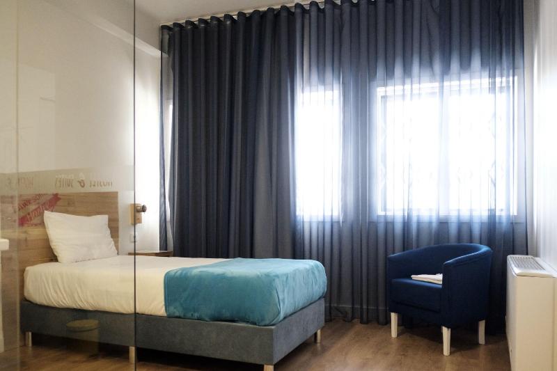 Hi Go Hostel & Suites image
