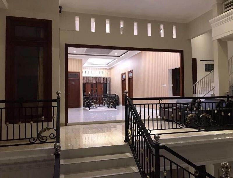 Hillside Suite Guest House image