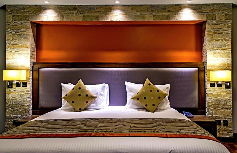 Magna Hotel And Suites image