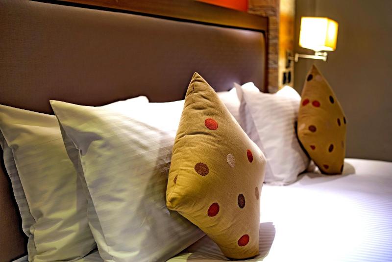 Magna Hotel And Suites image