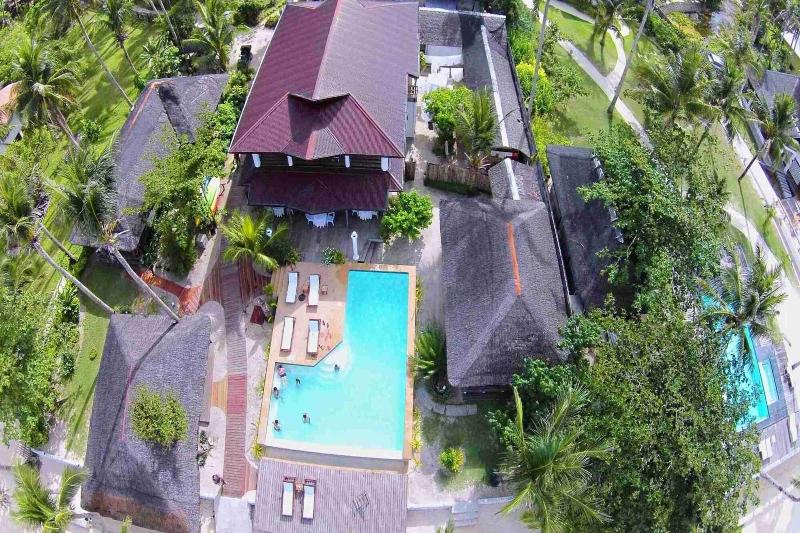 Romantic Beach Villas image