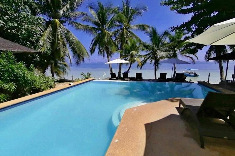 Romantic Beach Villas image