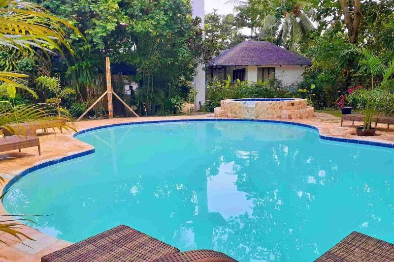 Romantic Beach Villas image