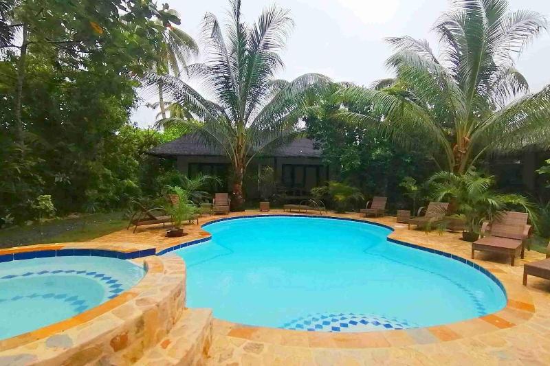 Romantic Beach Villas image