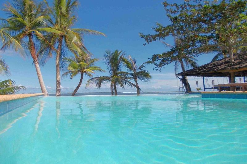 Romantic Beach Villas image