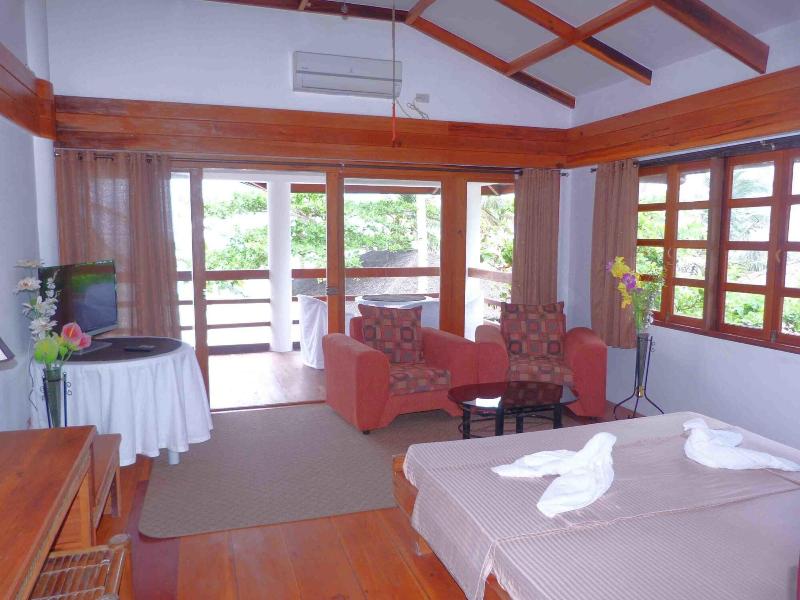 Romantic Beach Villas image