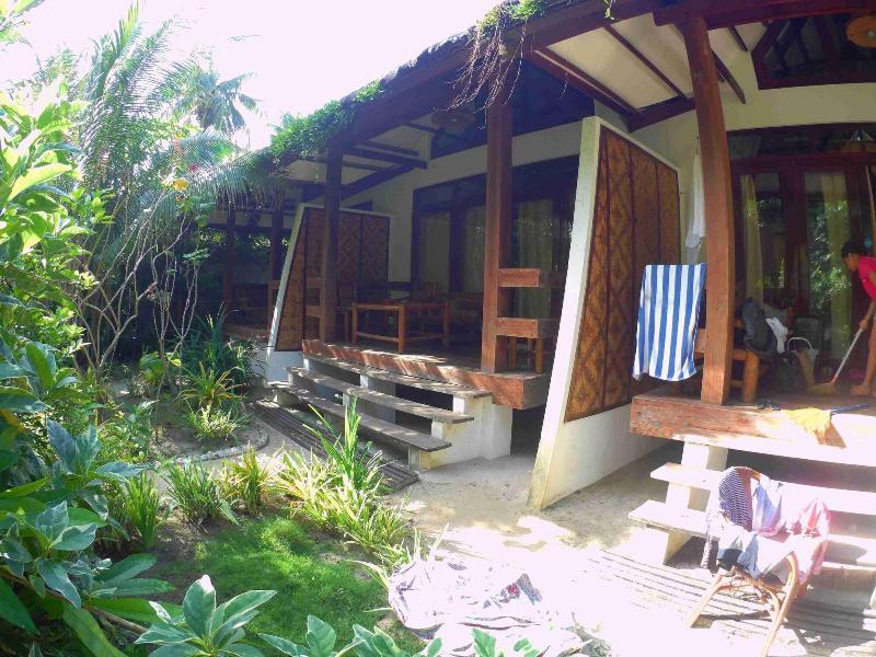 Romantic Beach Villas image