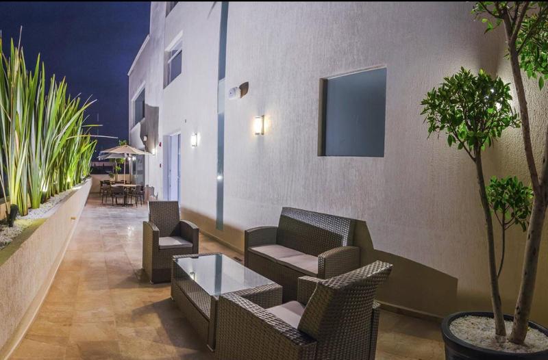 Hotel Zenith image