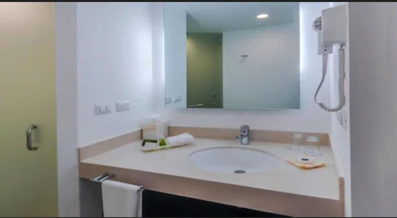 Hotel Zenith image