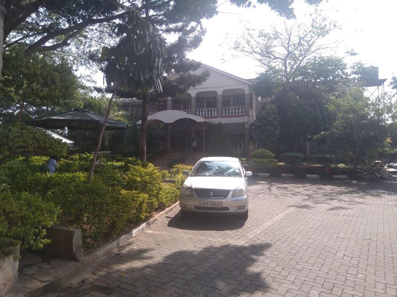Le Savanna Country Lodge And Hotel image